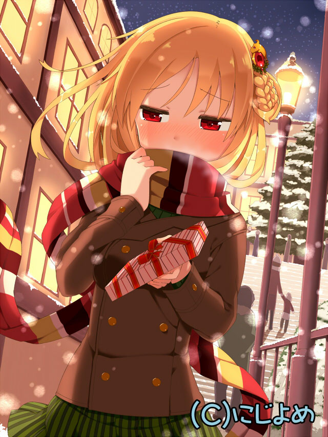 1girl blonde_hair blush box breath embarrassed gift gift_box holding incoming_gift looking_away md5_mismatch muku_(muku-coffee) night red_eyes resolution_mismatch scarf scarf_over_mouth snow snowing source_smaller valhalla_valkyries winter