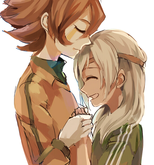 2boys bad_id bad_pixiv_id closed_eyes eyepatch genda_koujirou gloves goalkeeper height_difference holding_hands inazuma_eleven inazuma_eleven_(series) junekun long_hair male_focus multiple_boys open_mouth profile sakuma_jirou simple_background soccer_uniform sportswear teikoku teikoku_soccer_uniform white_background