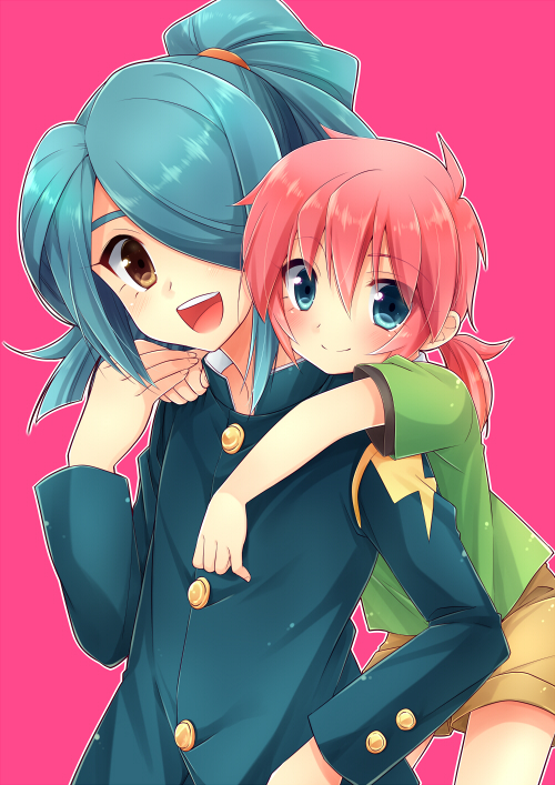 2boys aged_down aichi_shiho bad_id bad_pixiv_id blue_eyes blue_hair blush brown_eyes gakuran hair_over_one_eye inazuma_eleven inazuma_eleven_(series) inazuma_eleven_go kazemaru_ichirouta kirino_ranmaru long_hair looking_at_viewer male_focus multiple_boys open_mouth pink_background pink_hair ponytail raimon raimon_school_uniform school_uniform simple_background smile twintails