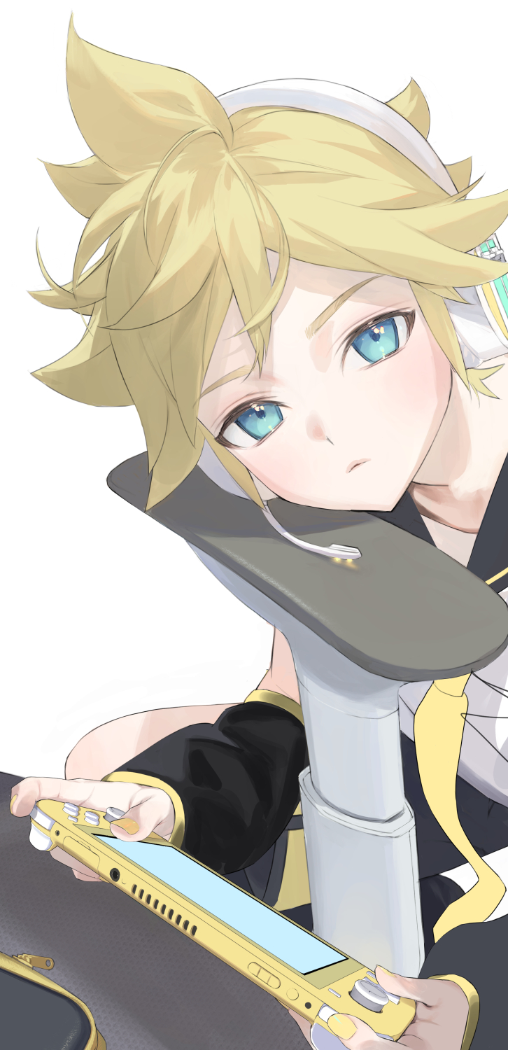 1boy black_sailor_collar black_shorts black_sleeves blonde_hair blue_eyes collarbone commentary_request cowboy_shot detached_sleeves expressionless handheld_game_console head_tilt headpiece highres holding holding_handheld_game_console kagamine_len leaning_on_object lips long_sleeves looking_at_viewer male_focus messy_hair nail_polish naoko_(naonocoto) neckerchief nintendo_switch parted_lips playing_games ribbon-trimmed_shorts ribbon_trim sailor_collar sailor_shirt shirt short_hair shorts simple_background solo table vocaloid white_background white_headphones white_shirt yellow_nails yellow_neckerchief zipper_pull_tab