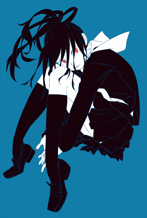 1girl black_footwear black_hair black_shirt black_skirt black_socks blue_background dress full_body kneehighs knees_up leuco long_hair looking_at_viewer nurarihyon_no_mago red_eyes sailor_collar sailor_dress shirt simple_background sitting skirt socks solo torii_natsumi