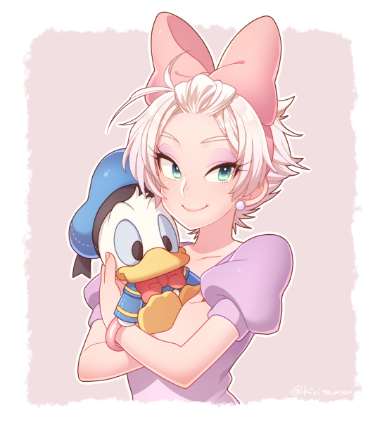 1girl border bow bow_hairband closed_mouth crossed_arms daisy_duck disney donald_duck earrings eyelashes eyeshadow hairband humanization jewelry kiri_futoshi long_eyelashes makeup pearl_earrings pink_bow purple_eyeshadow purple_shirt shirt short_hair smile solo stuffed_animal stuffed_duck stuffed_toy twitter_username white_border white_hair