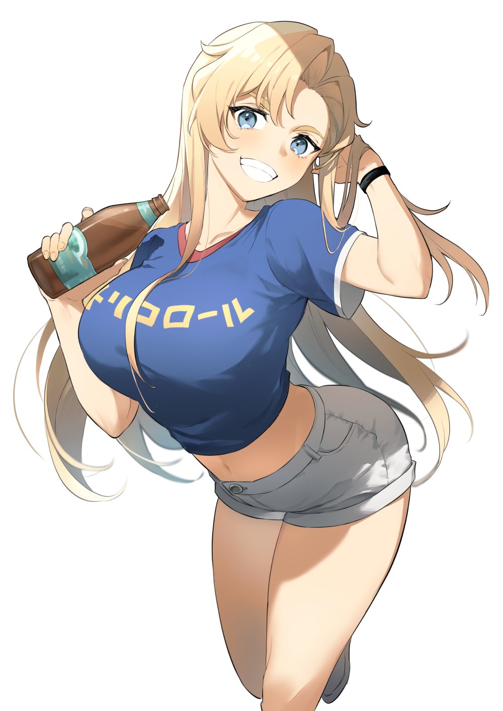 1girl blonde_hair blue_eyes blue_shirt blush bottle breasts clothes_writing commentary_request crop_top genderswap genderswap_(mtf) grin hair_between_eyes hand_in_own_hair highres holding holding_bottle large_breasts lewis_smith long_hair looking_at_viewer midriff navel shirt short_shorts short_sleeves shorts simple_background smile solo t-shirt umeda_shiso white_background yuuki_bakuhatsu_bang_bravern