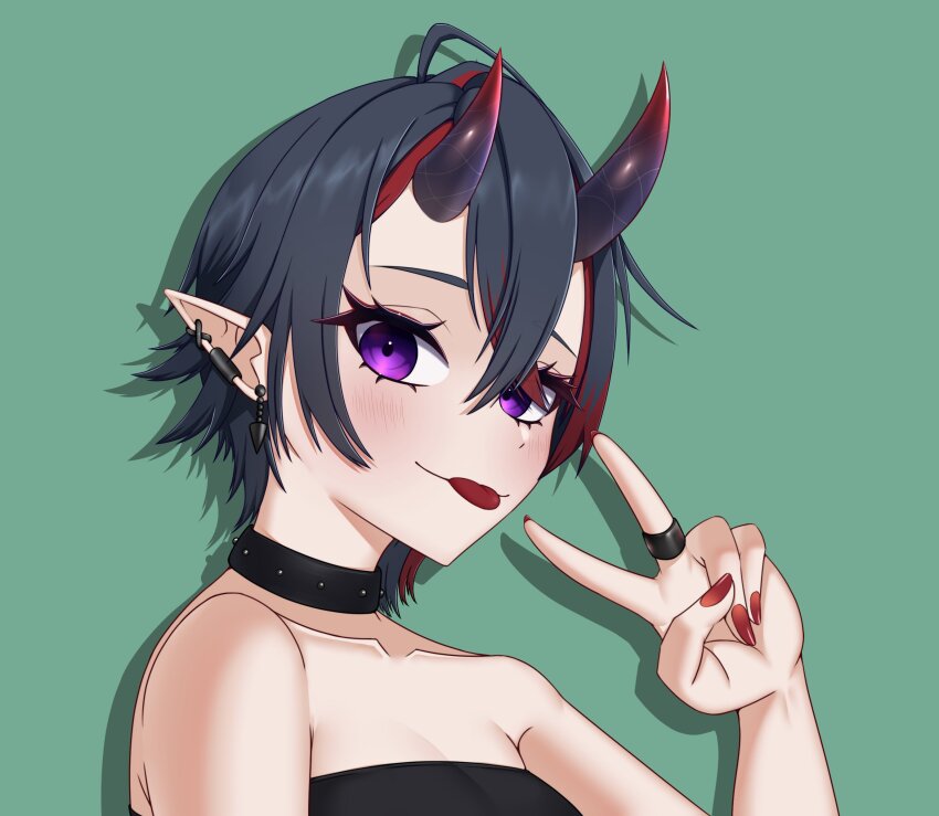 1girl absurdres aho_(ahonoiroiro) black_choker black_hair black_horns black_tube_top blush choker closed_mouth collarbone commentary crossed_bangs demon_girl earclip fingernails gradient_horns green_background highres horns jewelry looking_at_viewer multicolored_horns nanashi_inc. pointy_ears purple_eyes red_hair red_horns red_nails ring ryugasaki_rene ryugasaki_rene_(4th_costume) short_hair simple_background smile solo strapless studded_choker tube_top upper_body v virtual_youtuber