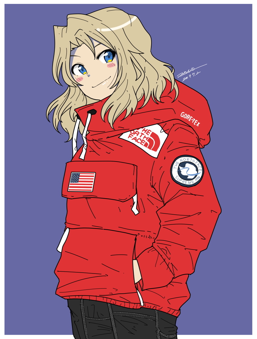 1girl absurdres american_flag artist_name black_pants blonde_hair blue_background blue_eyes blush_stickers casual closed_mouth coat commentary cowboy_shot drawstring english_commentary english_text girls_und_panzer gore-tex hair_intakes hands_in_pockets highres hood hooded_coat kay_(girls_und_panzer) logo long_hair long_sleeves looking_at_viewer pants red_coat signature smirk solo standing supreme supreme_(brand) the_north_face zono_(inokura_syuzo029)