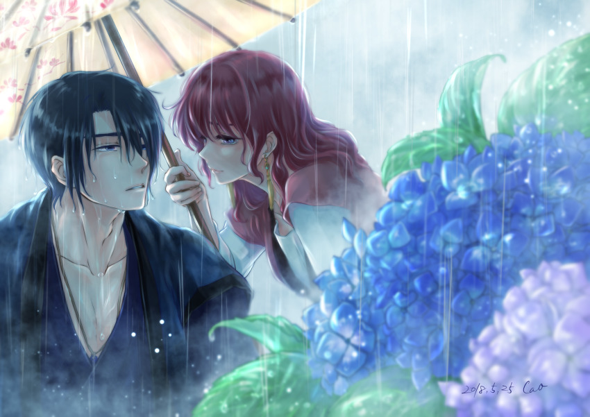 1boy 1girl 2018 akatsuki_no_yona black_hair blue_eyes blue_flower blue_kimono blurry blurry_foreground cao_(cucurbita_k) collarbone dated earrings flower hak_(akatsuki_no_yona) half-closed_eyes highres holding holding_umbrella hydrangea japanese_clothes jewelry kimono leaning_forward long_hair long_sleeves outdoors rain red_hair signature umbrella wet wet_hair white_sleeves white_umbrella yona_(akatsuki_no_yona)