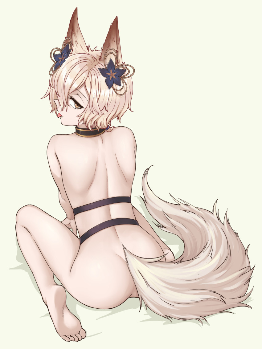 1boy animal_ears ass back backless_outfit bad_id bad_pixiv_id bare_shoulders barefoot erune fox_ears fox_tail full_body gold_trim granblue_fantasy hair_ornament highres kou_(granblue_fantasy) looking_at_viewer male_focus pas_(paxiti) smile tail trap