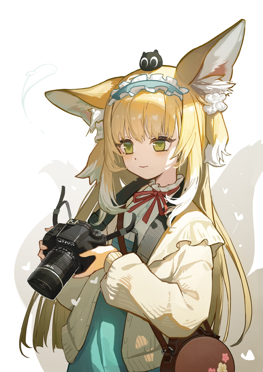 1girl absurdres animal_ears aqua_skirt arknights bag blonde_hair blue_hairband brown_bag camera cardigan cat_hair_ornament fox_ears fox_girl fox_tail frilled_hairband frills green_eyes hair_ornament hairband hands_up high-waist_skirt highres holding holding_camera kitsune kyuubi long_hair luo_xiaohei luo_xiaohei_(cat) luo_xiaohei_zhanji multiple_tails neck_ribbon official_alternate_costume qingyi_jiang red_ribbon ribbon shirt shoulder_bag skirt smile solo suzuran_(arknights) suzuran_(spring_praise)_(arknights) tail two-handed upper_body white_background white_shirt yellow_cardigan