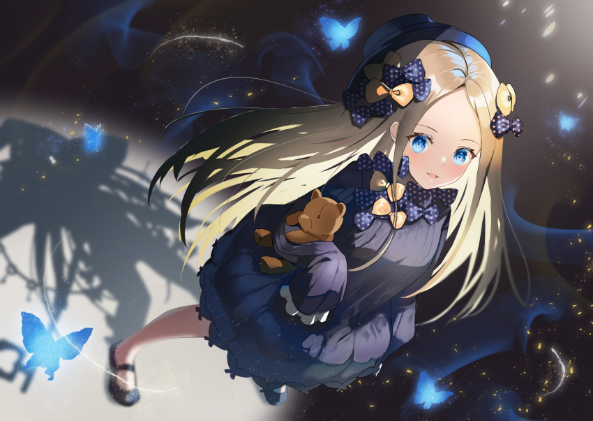 1girl abigail_williams_(fate) black_bow black_dress black_hat blonde_hair blue_eyes bow breasts bug butterfly dress fate/grand_order fate_(series) forehead hair_bow hat highres insect long_hair long_sleeves multiple_hair_bows orange_bow parted_bangs parted_lips polka_dot polka_dot_bow ribbed_dress sleeves_past_fingers sleeves_past_wrists small_breasts smile stuffed_animal stuffed_toy teddy_bear tsukise_miwa