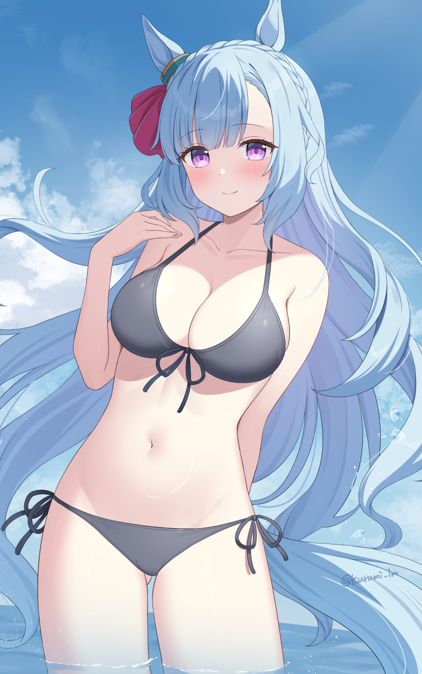 1girl animal_ears bikini black_bikini blue_sky blush breasts closed_mouth cloud collarbone commentary_request day hair_ribbon highres horse_ears horse_girl horse_tail kurumi_lm looking_at_viewer medium_breasts mejiro_ardan_(umamusume) navel ocean outdoors partially_submerged pink_eyes red_ribbon ribbon side-tie_bikini_bottom sky smile solo standing swimsuit tail twitter_username umamusume