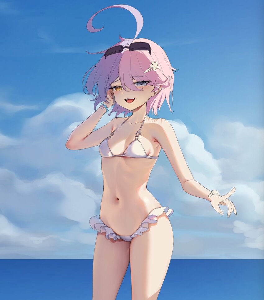 1girl :d ahoge arm_behind_head bare_shoulders benghuai_xueyuan bikini blue_eyes blue_sky breasts brown_eyes cloud collarbone day eyewear_on_head frilled_bikini frills hair_ornament hairclip half-closed_eyes hand_up heterochromia highres honkai_(series) horizon looking_at_viewer multicolored_hair navel ocean open_mouth outdoors pink_hair purple_hair sharp_teeth sin_mal sin_mal0909 sky small_breasts smile solo standing sunglasses swimsuit teeth two-tone_hair water white_bikini