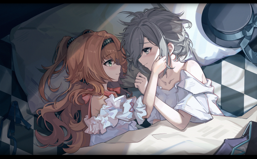 2girls absurdres bare_shoulders bed_sheet black_hat blanket blue_bow blush boater_hat bow checkered_hairband eye_contact face-to-face from_above from_side green_eyes grey_eyes grey_hair hand_on_another&#039;s_cheek hand_on_another&#039;s_face hand_up hat hat_bow highres long_hair looking_at_another lying multiple_girls nightgown off_shoulder on_bed on_side orange_hair profile reverse:1999 shirt short_hair short_sleeves smile sonetto_(reverse:1999) st_black_coffee two_side_up unworn_headwear vertin_(reverse:1999) white_nightgown white_shirt yuri