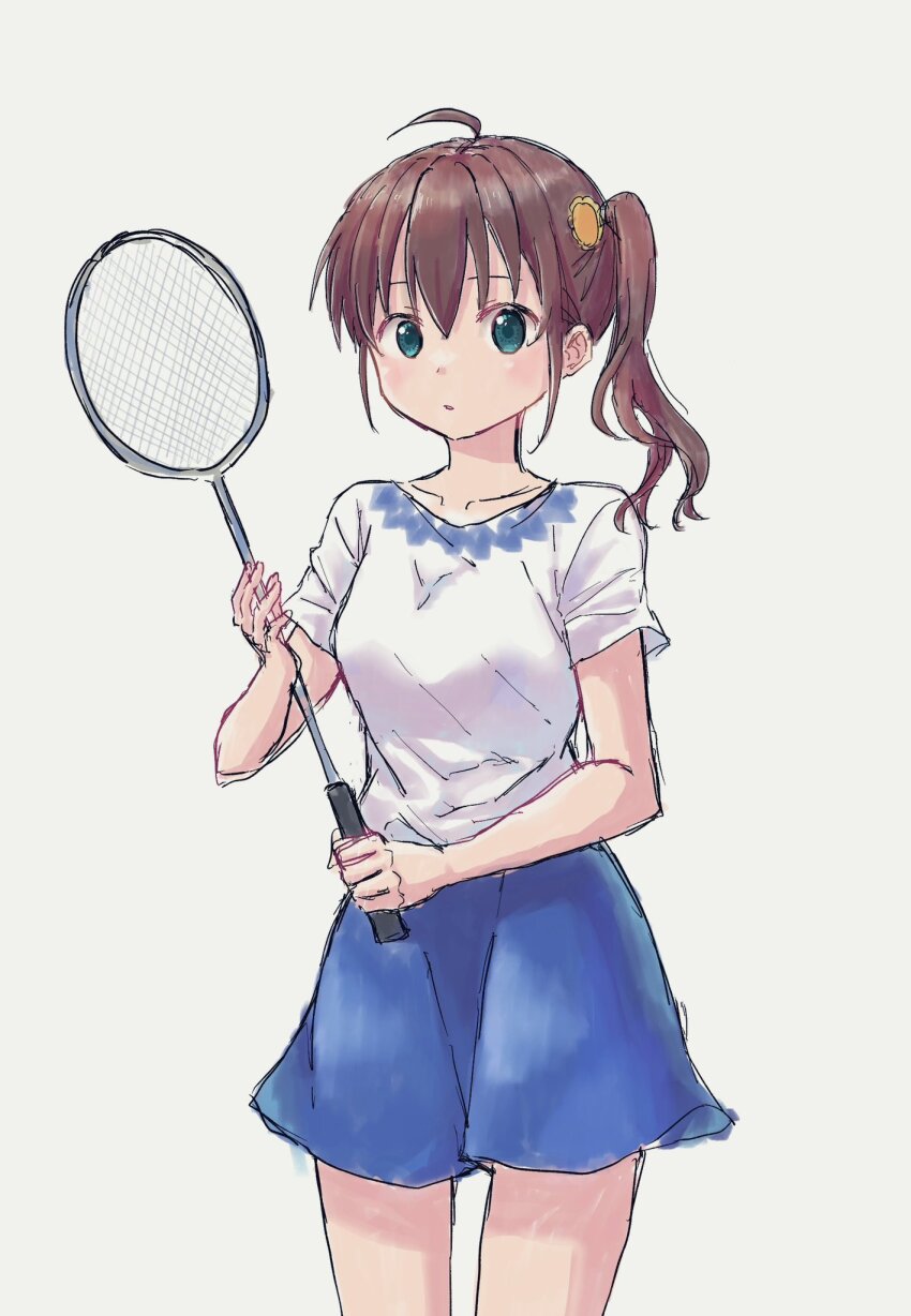 1girl ahoge blue_shorts breasts brown_hair commentary flower green_eyes grey_background hair_between_eyes hair_flower hair_ornament highres holding looking_at_viewer medium_breasts niizato_aoi non_non_biyori parted_lips racket shika_(s1ka) shirt short_sleeves shorts side_ponytail simple_background solo standing tennis_racket white_shirt yellow_flower