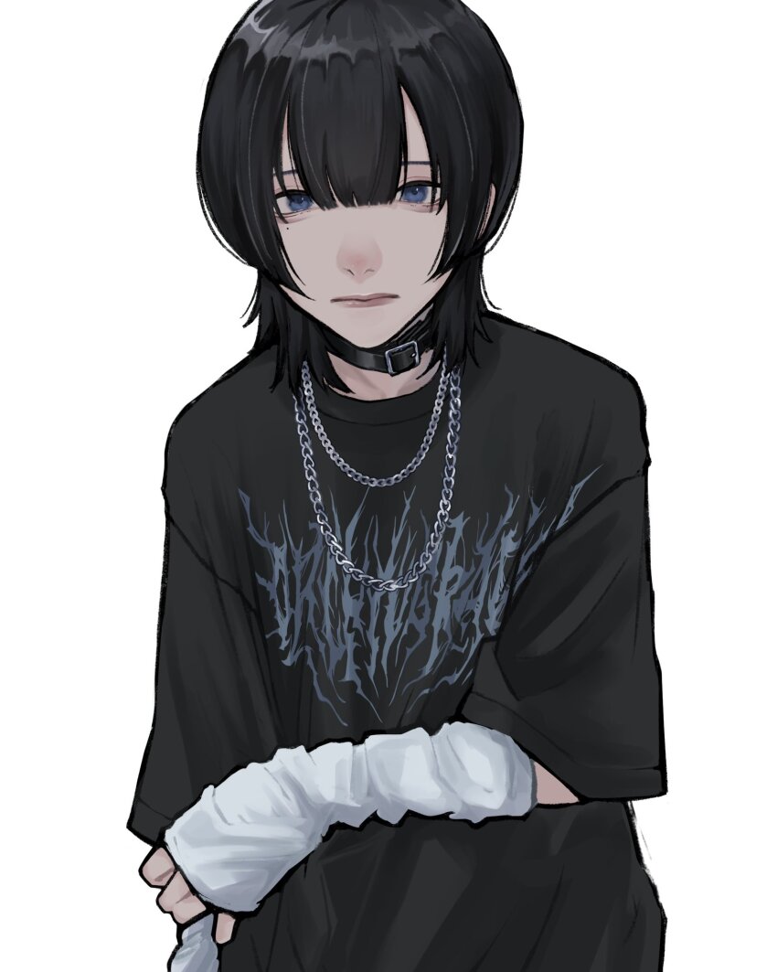 1boy androgynous arm_warmers asagi_ryo black_hair blue_eyes chain chain_necklace choker collar highres jewelry medium_hair necklace simple_background solo twitter