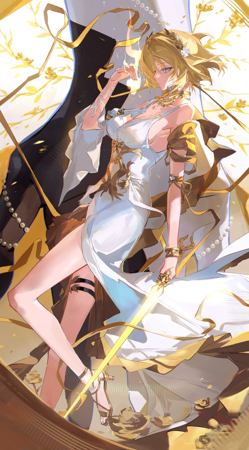 absurdres aglaea_(honkai:_star_rail) ancient_greek_clothes blonde_hair breasts chinese_commentary cleavage commentary_request dress from_side greco-roman_clothes green_eyes high_heels highres holding holding_sword holding_weapon honkai:_star_rail honkai_(series) large_breasts laurel_crown meng_ziya short_hair sideboob sword thigh_strap toes weapon white_dress