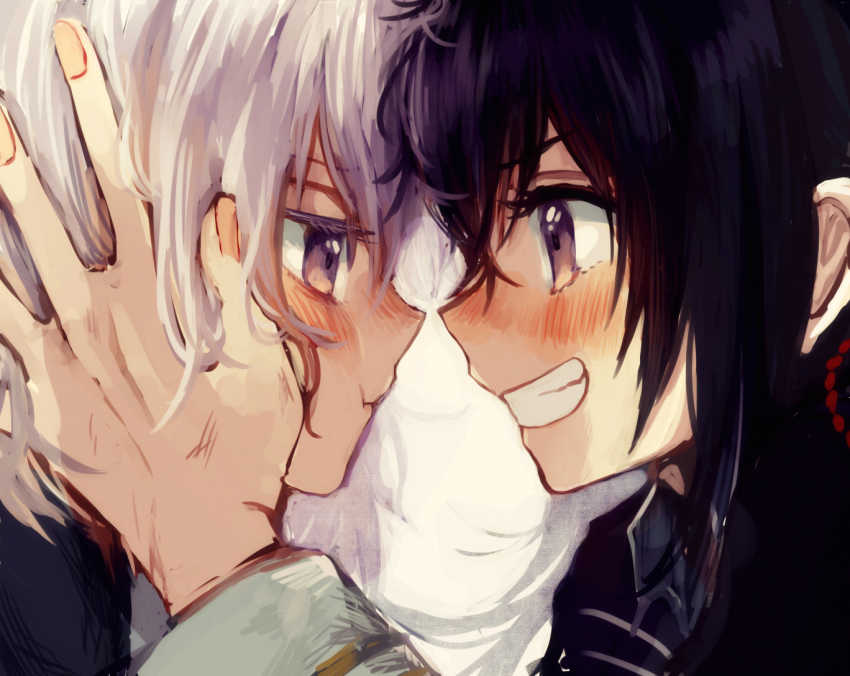 10s 2boys black_hair blush canarinu grin hands_on_another&#039;s_face honebami_toushirou male_focus multiple_boys namazuo_toushirou profile purple_eyes smile touken_ranbu white_hair