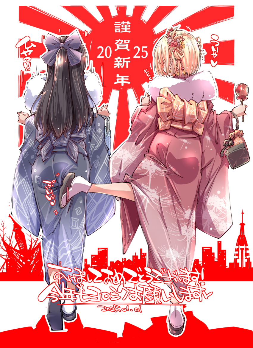 2025 2girls alternate_costume back_bow black_hair blonde_hair blue_bow blue_kimono bow candy_apple chisato_and_takina_kicking_each_other&#039;s_butt_(meme) commentary_request flower_hairpin food from_behind hair_bow happy_new_year highres holding_candy_apple inoue_takina japanese_clothes kicking kimono long_hair lycoris_recoil meme multiple_girls new_year nishikigi_chisato red_kimono sandals sash short_hair standing standing_on_one_leg translation_request yazawa_mana