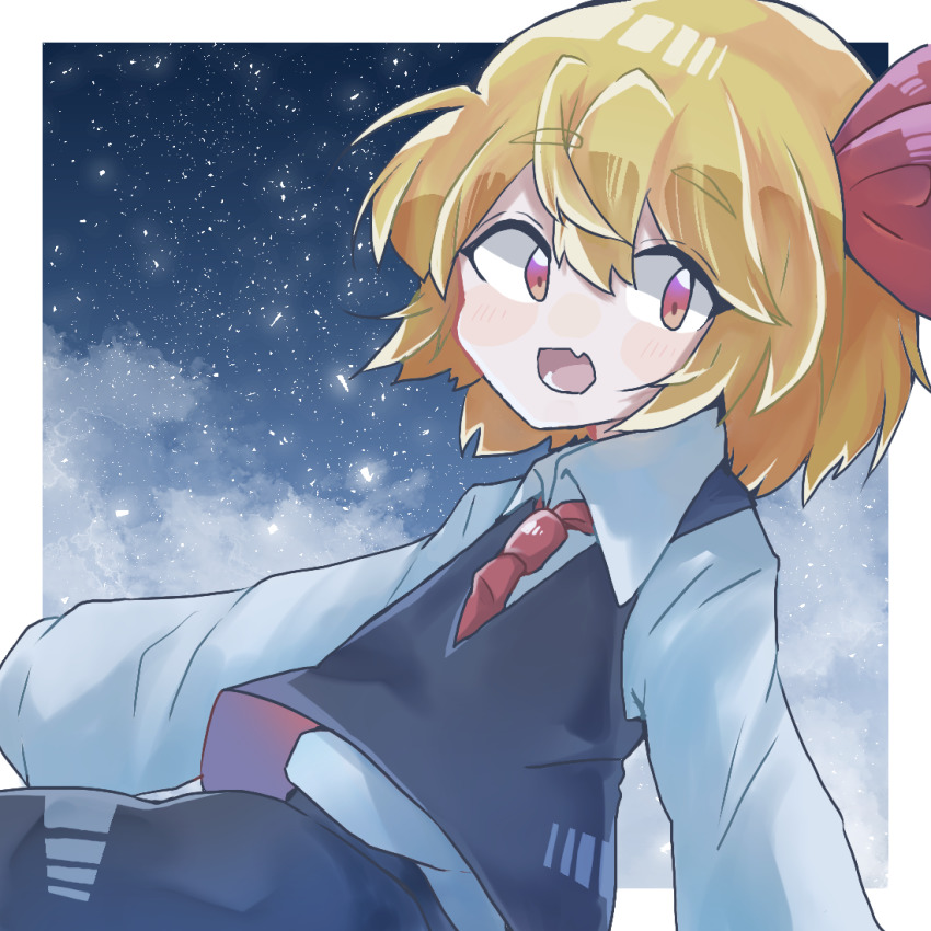 1girl ascot black_skirt black_vest blonde_hair commentary fang gradient_eyes hair_ribbon long_sleeves multicolored_eyes open_mouth orange_eyes purple_eyes red_ascot red_ribbon ribbon rumia shirt short_hair skin_fang skirt sky solo star_(sky) starry_sky touhou vest warabe_(be-san) white_shirt