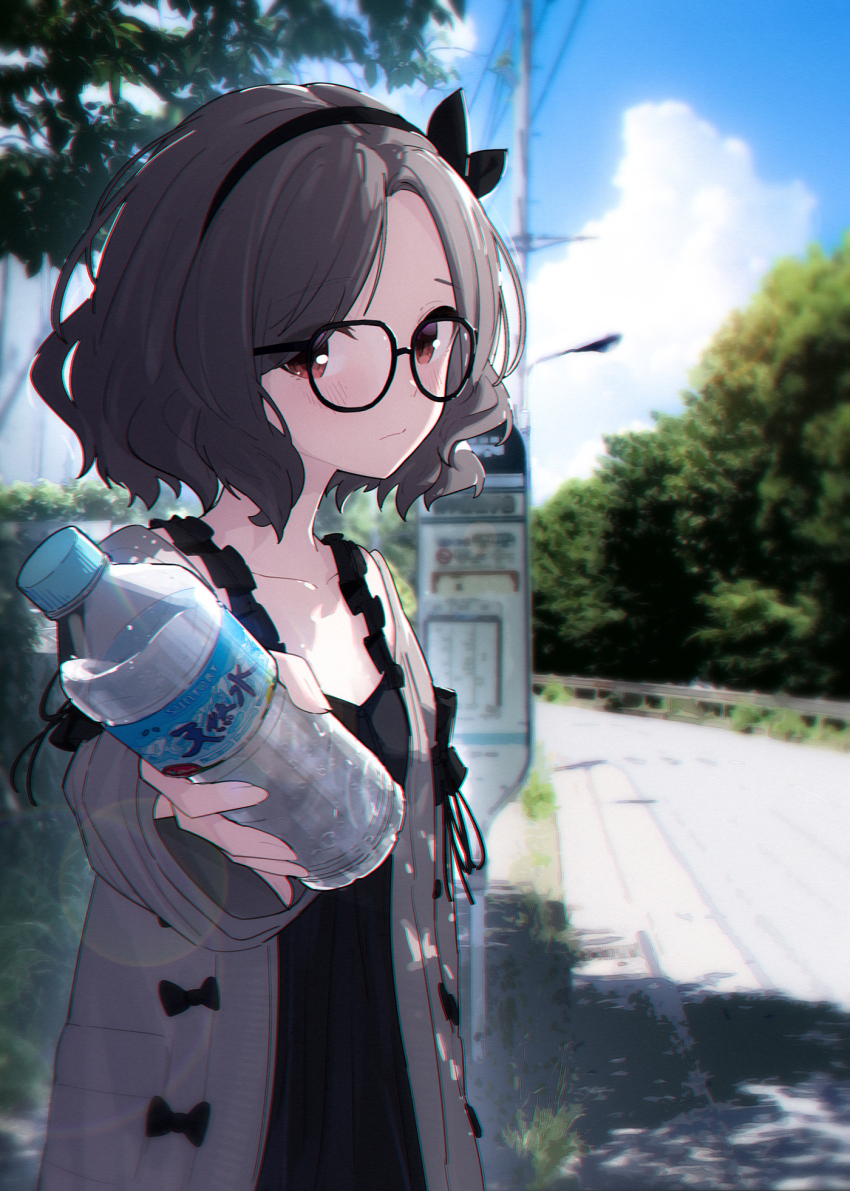 1girl black-framed_eyewear black_dress black_hairband black_ribbon blurry blurry_background bottle brown_hair bus_stop chinese_commentary closed_mouth coat commentary_request dappled_sunlight dark_skin day dress ebizuka_tomo girls_band_cry giving glasses grey_coat hair_ribbon hairband highres holding holding_bottle incoming_drink lens_flare light_blush looking_at_viewer open_clothes open_coat outdoors outstretched_arm plastic_bottle power_lines ribbon road short_hair solo sunlight tree upper_body utility_pole water_bottle yun_cao_bing