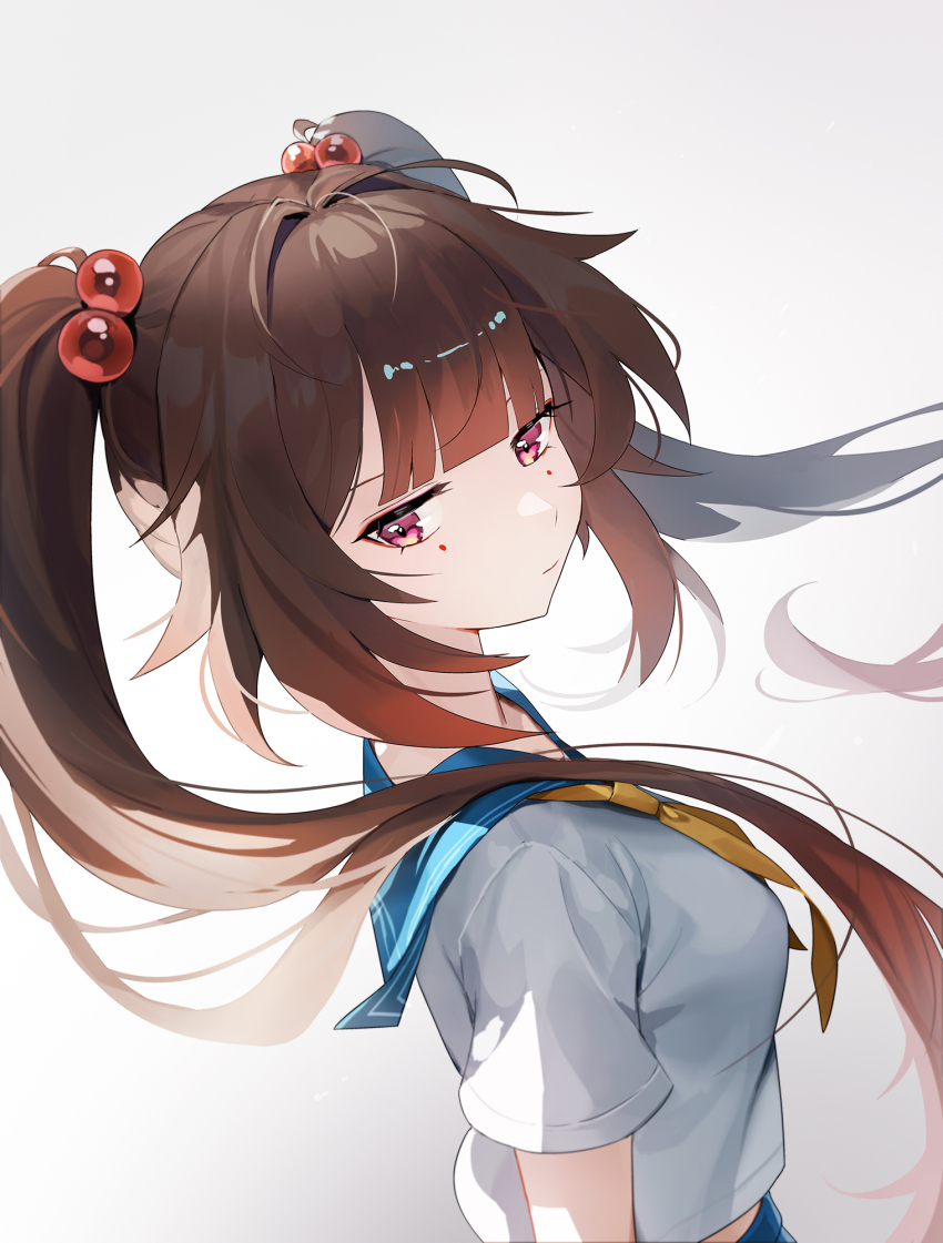 1girl alternate_costume blue_sailor_collar brown_hair closed_mouth commentary floating_hair hair_bobbles hair_ornament highres honkai:_star_rail honkai_(series) looking_at_viewer midriff_peek mole mole_under_each_eye mole_under_eye multiple_moles neckerchief red_eyes sailor_collar shirt short_sleeves simple_background solo sparkle_(honkai:_star_rail) twintails white_background white_shirt yanjem yellow_neckerchief