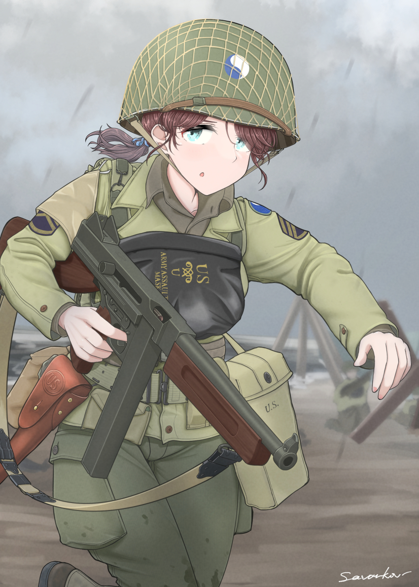 1girl absurdres artist_name blue_eyes brown_hair czech_hedgehog green_jacket green_pants gun hair_ornament highres invasion_of_normandy jacket looking_at_viewer military military_uniform original pants savankov solo submachine_gun thompson_submachine_gun trigger_discipline united_states_army weapon world_war_ii