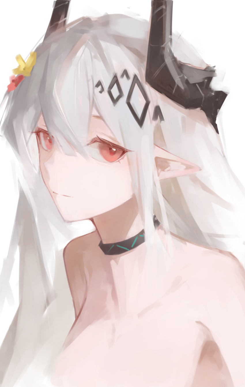 1girl arknights bare_shoulders black_choker choker commentary_request highres horns lch looking_at_viewer mudrock_(arknights) pointy_ears red_eyes solo upper_body white_hair