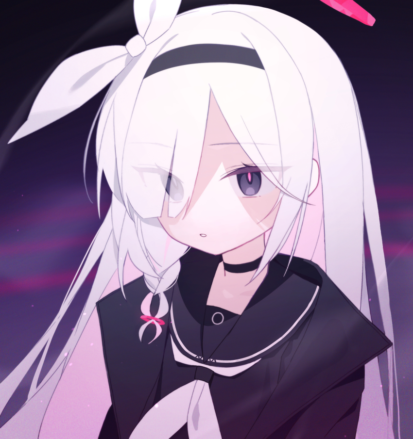 1girl black_choker black_eyes black_hairband black_jacket black_sailor_collar black_serafuku blue_archive bow braid choker colored_inner_hair doribae eyes_visible_through_hair hair_bow hair_over_one_eye hairband halo highres jacket long_hair looking_at_viewer multicolored_hair neckerchief pink_hair plana_(blue_archive) red_pupils sailor_collar school_uniform serafuku single_braid solo white_bow white_hair white_neckerchief