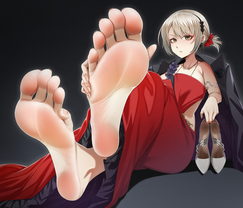 1girl absurdres barefoot feet girls&#039;_frontline highres holding holding_shoes looking_at_viewer medium_hair parted_lips shoes soles toes tsa unworn_shoes vector_(girls&#039;_frontline) yellow_eyes