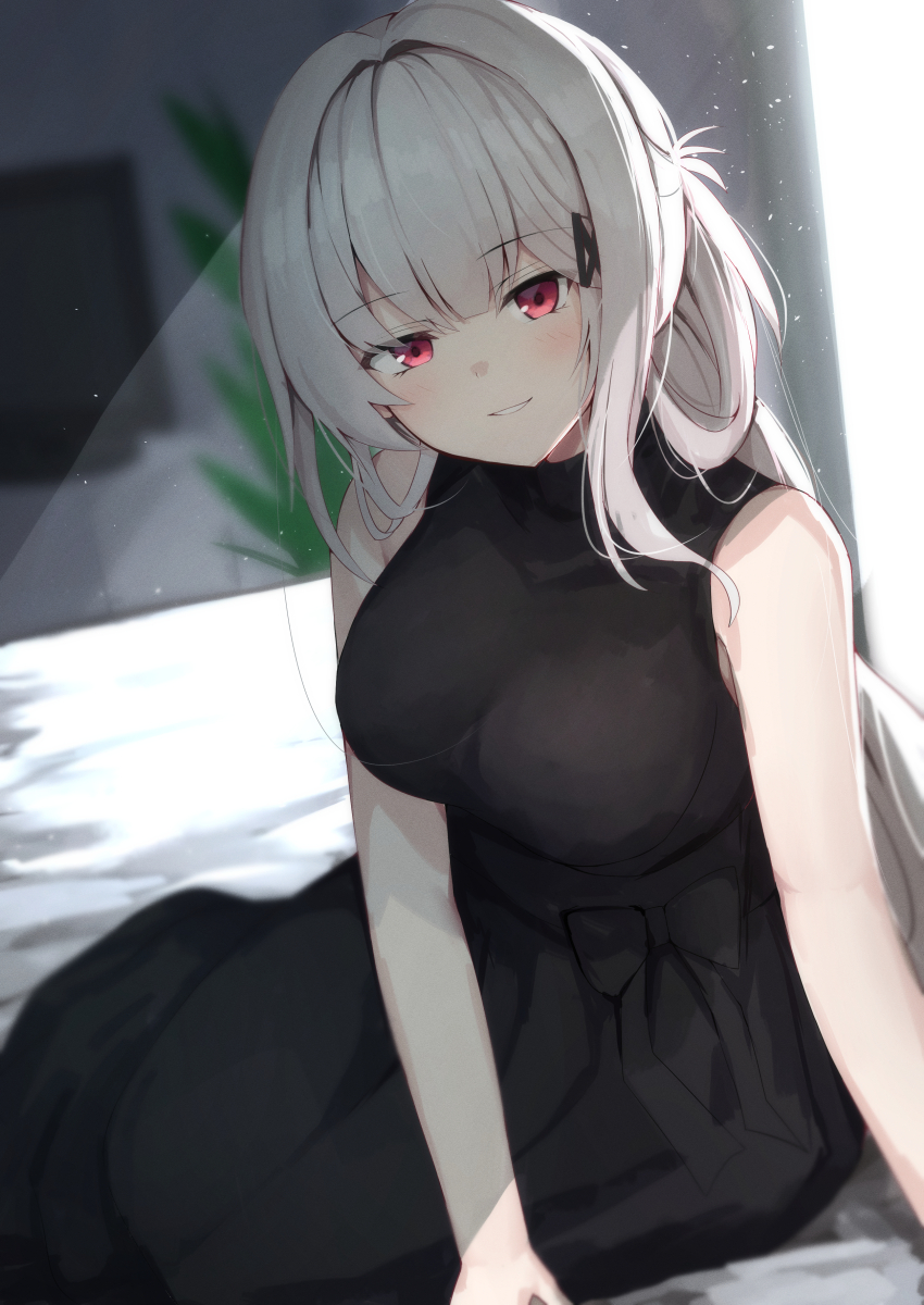 1girl absurdres backlighting bare_shoulders black_bow black_dress blunt_bangs blurry blurry_background blush bow breasts commentary day dress dress_bow eyes_visible_through_hair grey_hair hair_intakes hair_over_shoulder hakuchuumu_no_aojashin half_updo hatano_rin highres indoors large_breasts light_particles light_rays long_hair looking_at_viewer nodoameyatou on_bed parted_lips red_eyes sitting sleeveless sleeveless_dress smile solo sunbeam sunlight tsurime very_long_hair yokozuwari