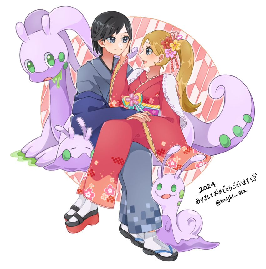 1boy 1girl arm_up black_hair blonde_hair blue_kimono blush bow calem_(pokemon) closed_mouth commentary_request creatures_(company) evolutionary_line floral_print floral_print_kimono flower game_freak gen_6_pokemon goodra goomy green_eyes grey_eyes hair_flower hair_ornament hand_on_another&#039;s_cheek hand_on_another&#039;s_face hand_on_another&#039;s_hand happy highres holding_hands japanese_clothes kimono long_sleeves looking_at_another looking_to_the_side nintendo obi okobo open_mouth pink_nails pokemon pokemon_(creature) pokemon_xy ponytail print_kimono rain_(tonight_862) red_kimono sandals sash serena_(pokemon) sliggoo smile socks translated twitter_username white_background wide_sleeves zouri