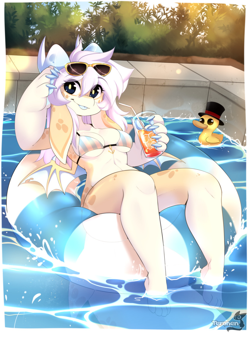 1girl arm_up barefoot breasts cleavage closed_mouth cup drinking_glass eyewear_on_head feet_in_water furry furry_female highres holding holding_cup horns innertube long_hair looking_at_viewer medium_breasts nami_(teranen) original pool rubber_duck smile soaking_feet solo sunglasses swim_ring teranen tongue tongue_out white_hair