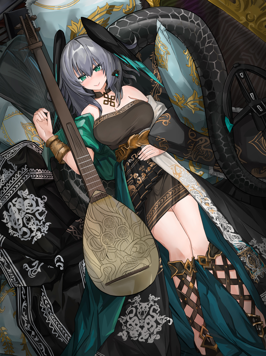 1girl absurdres ambience_synesthesia aqua_eyes arknights bare_shoulders black_dress bracelet breasts cleavage dress feathered_wings feet_out_of_frame gloves grey_hair hair_between_eyes hair_ornament head_wings highres ho&#039;olheyak_(arknights) ho&#039;olheyak_(carriage_of_the_winds_of_time)_(arknights) jewelry large_breasts looking_at_viewer lying medium_hair official_alternate_costume on_back sidelocks smile snake_tail solo strapless strapless_dress tail wings yi_ke_bo_he_tang