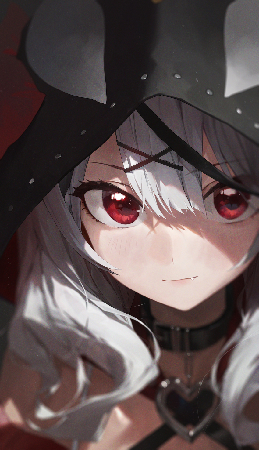 1girl animal_hood black_choker blurry choker closed_mouth eye_focus fang hair_between_eyes hair_ornament hairclip heart highres hololive hood looking_at_viewer modare multicolored_hair orca_hood portrait red_eyes sakamata_chloe short_hair solo streaked_hair virtual_youtuber white_hair x_hair_ornament