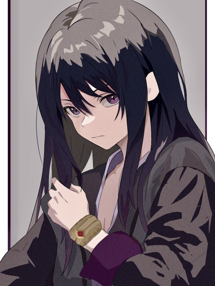 1boy 7wxhuxh black_coat black_hair bracelet closed_mouth coat commentary_request highres jewelry long_hair looking_at_viewer male_focus outside_border pillarboxed purple_eyes solo tales_of_(series) tales_of_vesperia upper_body v-shaped_eyebrows yuri_lowell