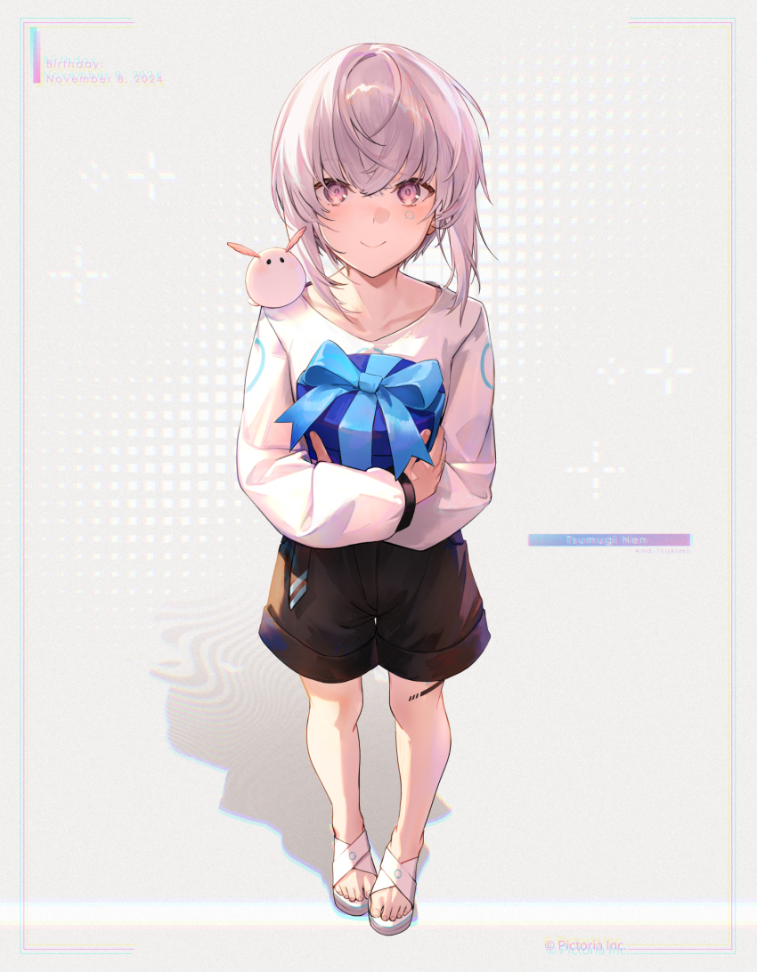 1girl black_shorts blue_ribbon box character_name chromatic_aberration collarbone creature creature_on_shoulder facial_mark foreshortening from_above full_body gift gift_box highres holding holding_gift kawaguchi_(mojacome) long_sleeves looking_at_viewer on_shoulder pictoria purple_eyes ribbon sandals shirt short_hair shorts slides smile solo standing toes tsumugi_nen virtual_youtuber white_hair white_shirt