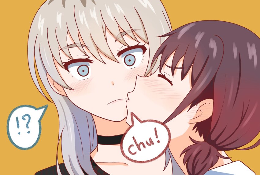 !? 2girls ajishio_zi black_choker blush choker closed_eyes commentary_request girls_band_cry grey_eyes grey_hair highres iseri_nina kawaragi_momoka kiss long_hair looking_at_viewer multiple_girls red_hair short_hair simple_background spoken_interrobang upper_body yellow_background yuri