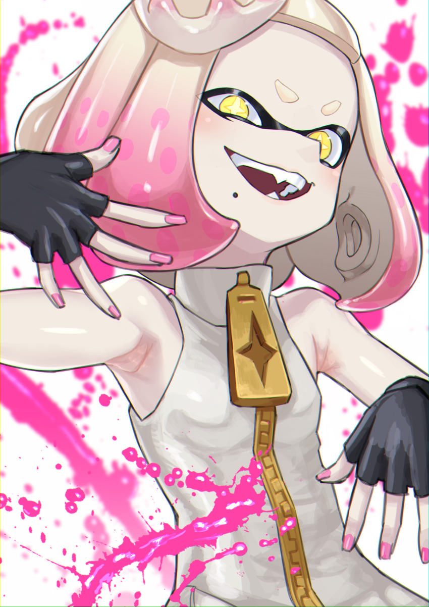 1girl :d bare_shoulders black_gloves blush commentary_request cross-shaped_pupils crown dress fangs fingerless_gloves fingernails forehead gloves gradient_hair haishima_xv hand_up highres looking_at_viewer mole mole_under_mouth multicolored_hair nail_polish nintendo open_mouth paint paint_splatter pearl_(splatoon) pink_hair pink_nails short_eyebrows short_hair simple_background sleeveless sleeveless_dress smile solo splatoon_(series) splatoon_2 symbol-shaped_pupils teeth tentacle_hair thick_eyebrows tilted_headwear upper_body v-shaped_eyebrows white_background white_dress white_hair yellow_eyes zipper zipper_pull_tab