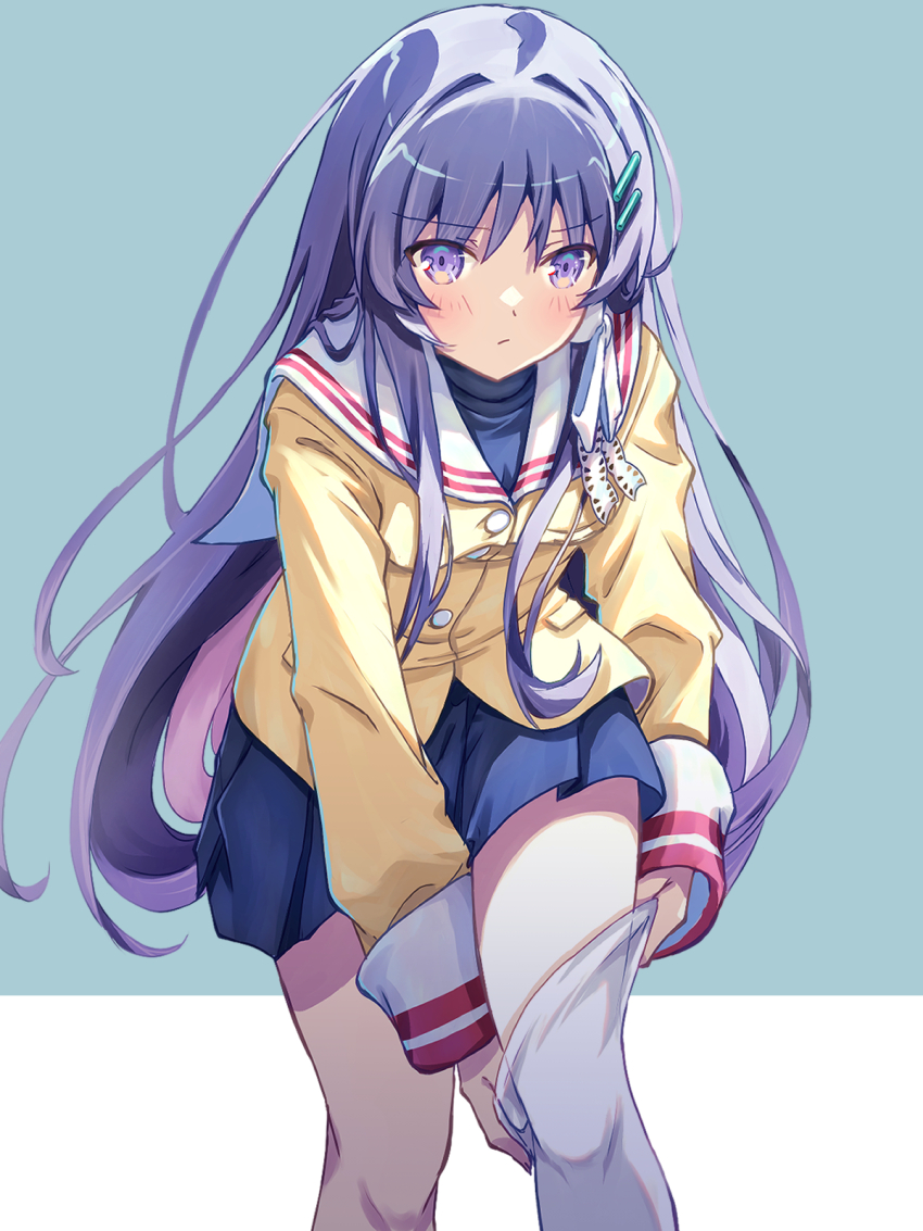 1girl akayama_yukihe blush cardigan clannad closed_mouth fujibayashi_kyou hair_between_eyes hair_intakes hair_ornament hairclip highres long_hair long_sleeves looking_at_viewer neckerchief pleated_skirt purple_eyes purple_hair school_uniform simple_background skirt solo thighhighs turtleneck very_long_hair white_thighhighs