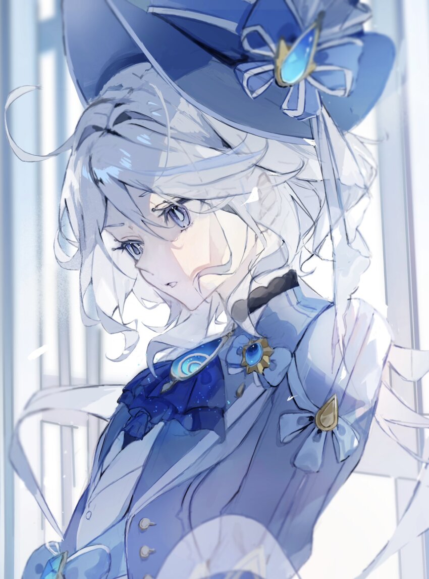 1girl ahoge ascot blue_ascot blue_bow blue_coat blue_eyes blue_hat blue_theme blurry blurry_background bow coat commentary furina_(genshin_impact) genshin_impact hat hat_bow highres kagaku_o long_hair looking_down parted_lips sidelocks solo top_hat upper_body white_hair