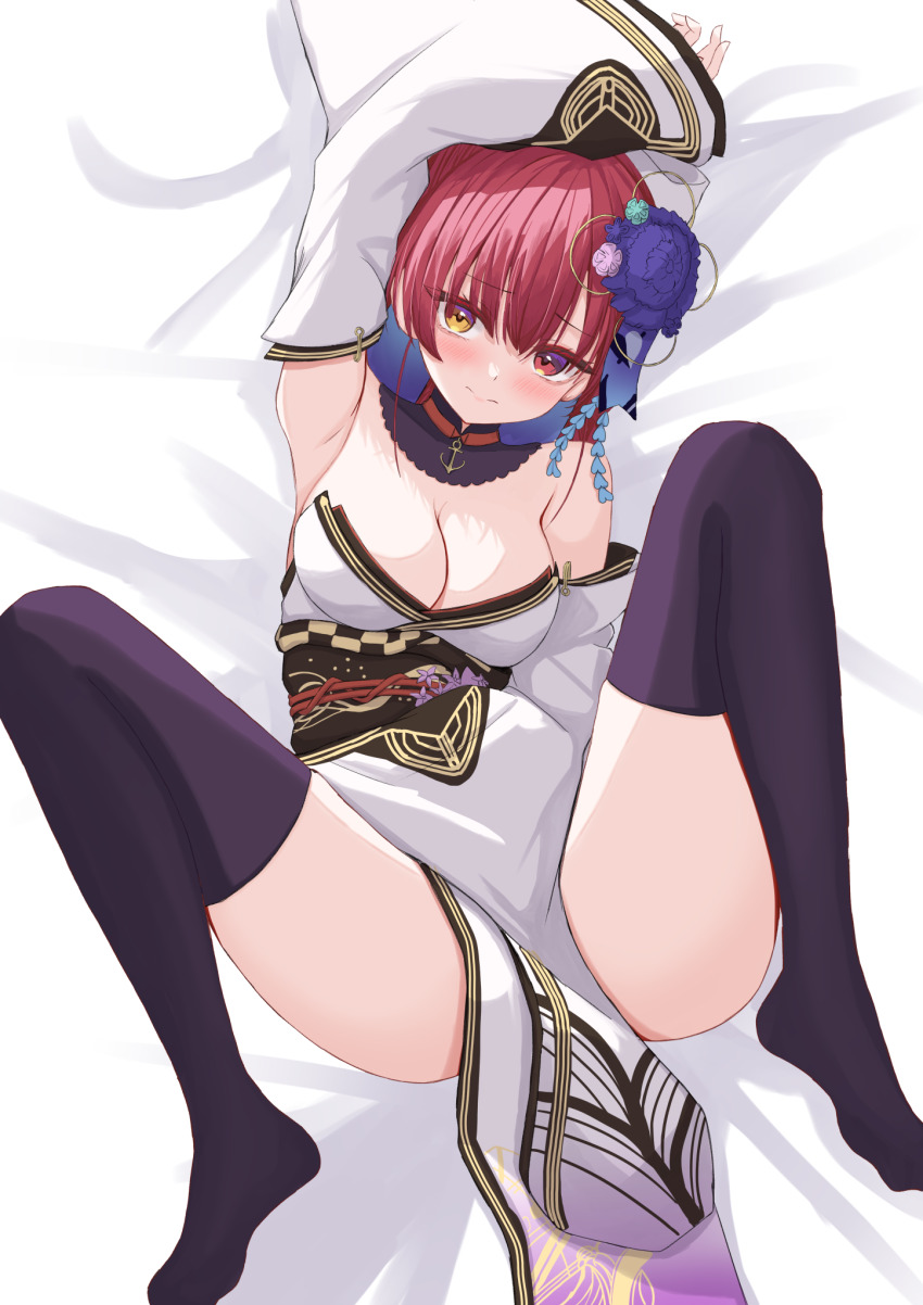 1girl breasts cleavage hololive houshou_marine japanese_clothes kimono large_breasts looking_at_viewer lying oniku_(o29sukizero) red_eyes red_hair short_hair solo virtual_youtuber