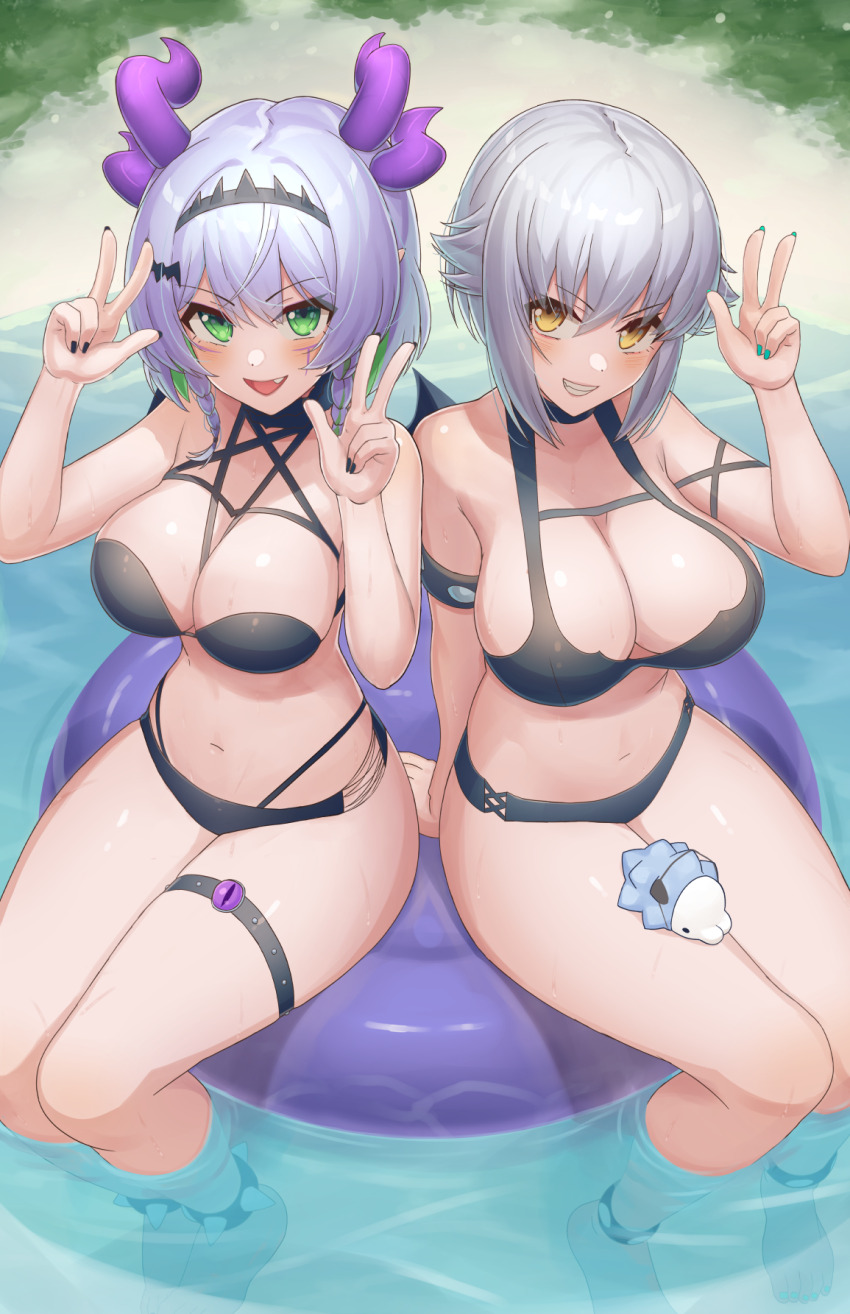 2girls anklet apricot_the_lich apricot_the_lich_(swimsuit) bat_hair_ornament bikini black_bikini black_nails bokuboyarts bracelet breasts creatures_(company) criss-cross_halter demon_girl demon_horns demon_wings double_v fang game_freak gen_8_pokemon green_hair green_nails grey_hair grin hair_ornament halterneck highres horns jewelry large_breasts looking_at_viewer medium_hair midriff multicolored_hair multiple_girls nail_polish navel nintendo open_mouth pointy_ears pokemon pokemon_(creature) smile snom spiked_anklet streaked_hair swimsuit thigh_strap thighs v virtual_youtuber vshojo water wet wings yellow_eyes zentreya zentreya_(cyborg)