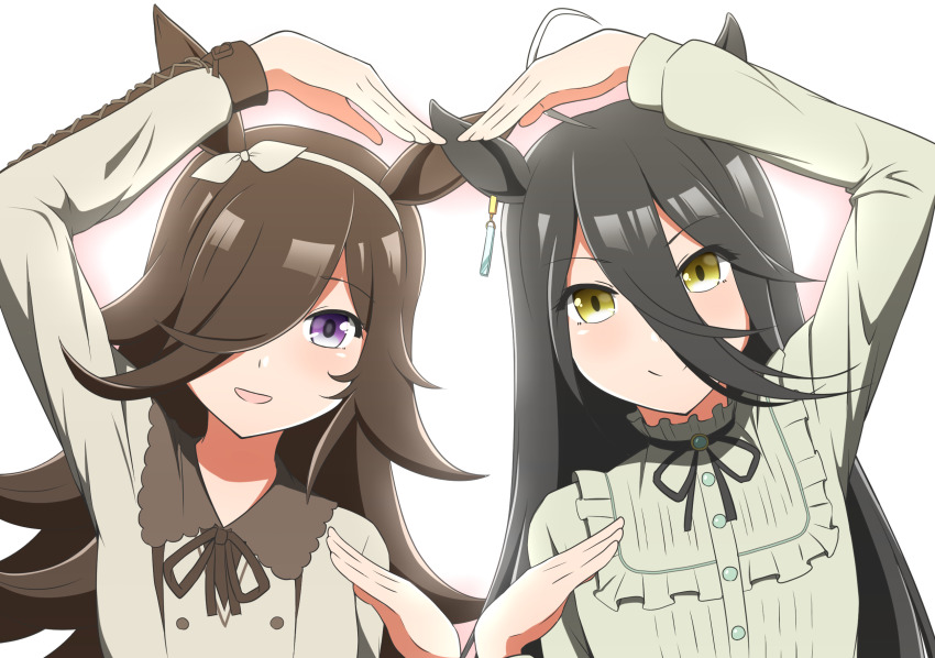 2girls :d ahoge animal_ears black_hair brown_hair casual commentary ear_piercing hair_between_eyes hair_over_one_eye hairband heart highres horse_ears horse_girl kuroyaki_soba long_bangs long_hair long_sleeves looking_at_viewer manhattan_cafe_(umamusume) multiple_girls open_mouth piercing purple_eyes rice_shower_(umamusume) simple_background smile umamusume upper_body white_background white_hair white_hairband yellow_eyes