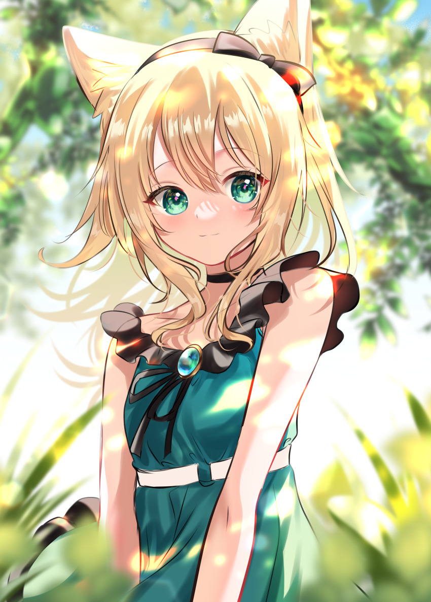 1girl absurdres animal_ear_fluff animal_ears arknights bare_arms bare_shoulders black_bow black_hairband blonde_hair blurry blurry_background blurry_foreground bow closed_mouth commentary_request day depth_of_field dog_ears dress female_focus green_dress green_eyes hair_between_eyes hair_bow hairband highres looking_at_viewer onasu_(nasubinari) outdoors podenco_(arknights) podenco_(wake_up_from_a_nap)_(arknights) sleeveless sleeveless_dress smile solo