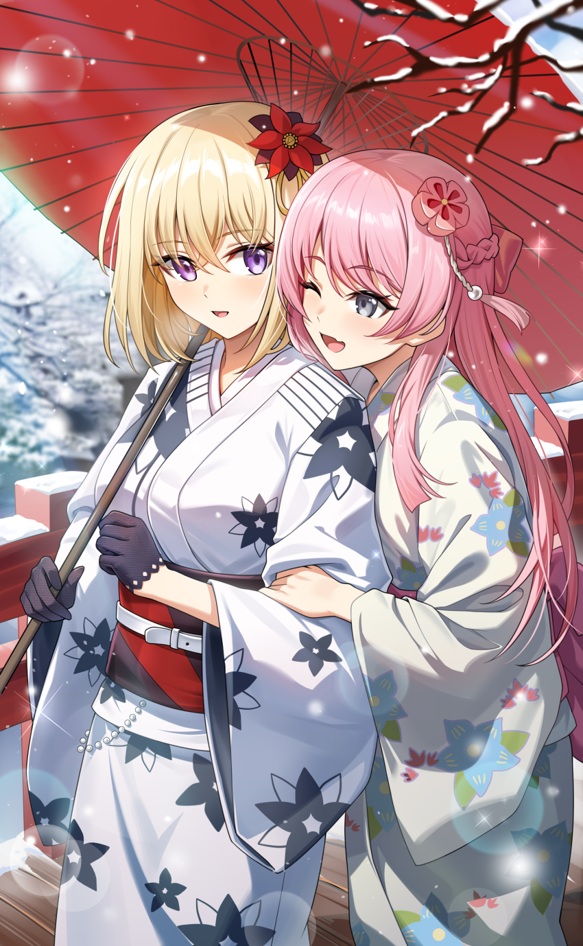 2girls absurdres artist_request bang_dream! bang_dream!_it&#039;s_mygo!!!!! belt black_gloves blonde_hair chihaya_anon chinese_commentary commentary_request commission day fang flower gloves grey_eyes hair_between_eyes hair_flower hair_ornament half_up_braid highres japanese_clothes kimono long_hair medium_hair misumi_uika multiple_girls obi oil-paper_umbrella one_eye_closed open_mouth outdoors pink_hair purple_eyes red_sash sash second-party_source skin_fang snow umbrella white_belt white_kimono