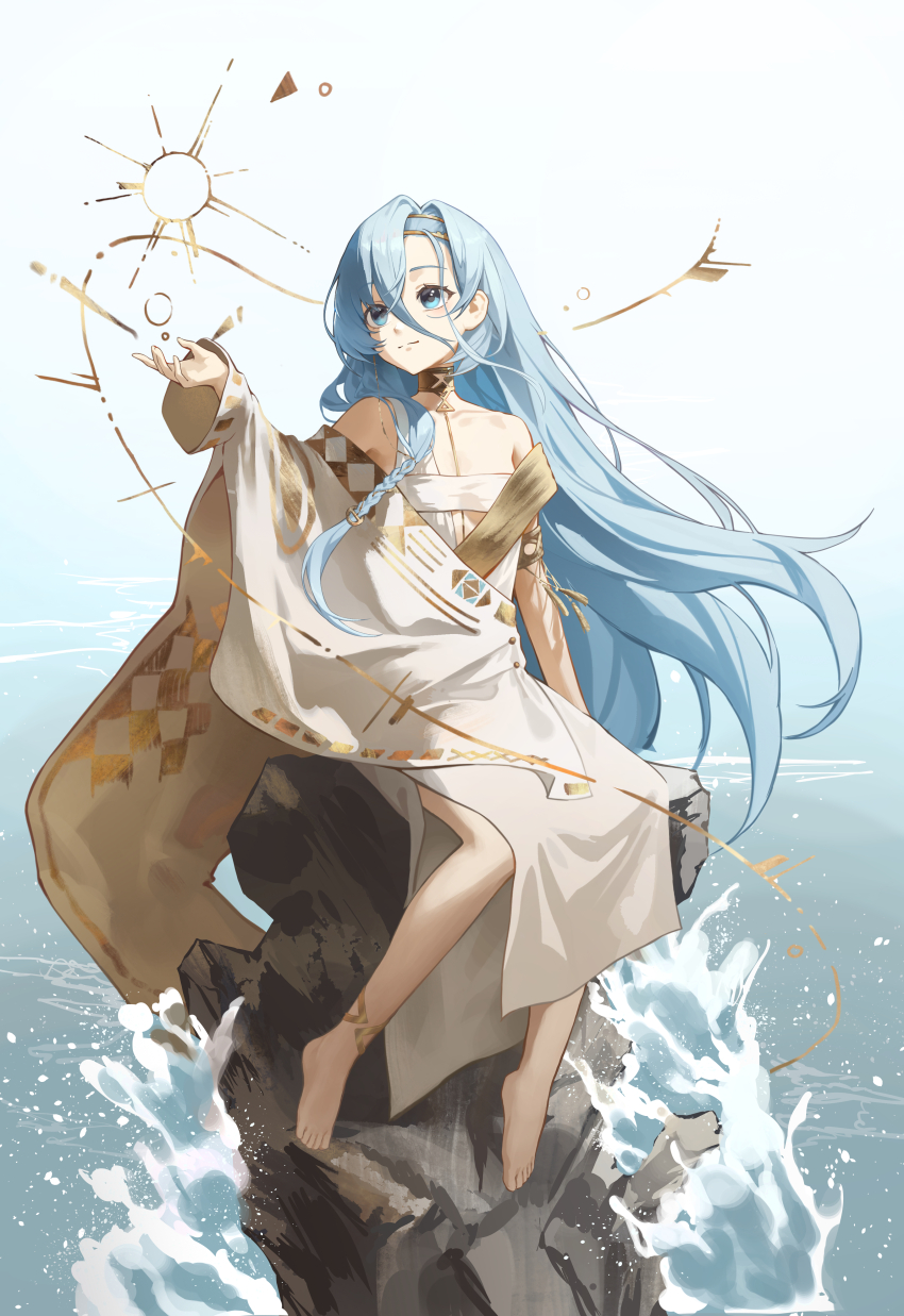 1girl 37_(reverse:1999) absurdres alohayuja ancient_greek_clothes anklet bare_shoulders barefoot blue_background blue_eyes closed_mouth full_body gold_choker greco-roman_clothes hair_between_eyes hand_up highres jewelry long_hair looking_to_the_side off_shoulder on_rock reverse:1999 sitting solo splashing toga very_long_hair water