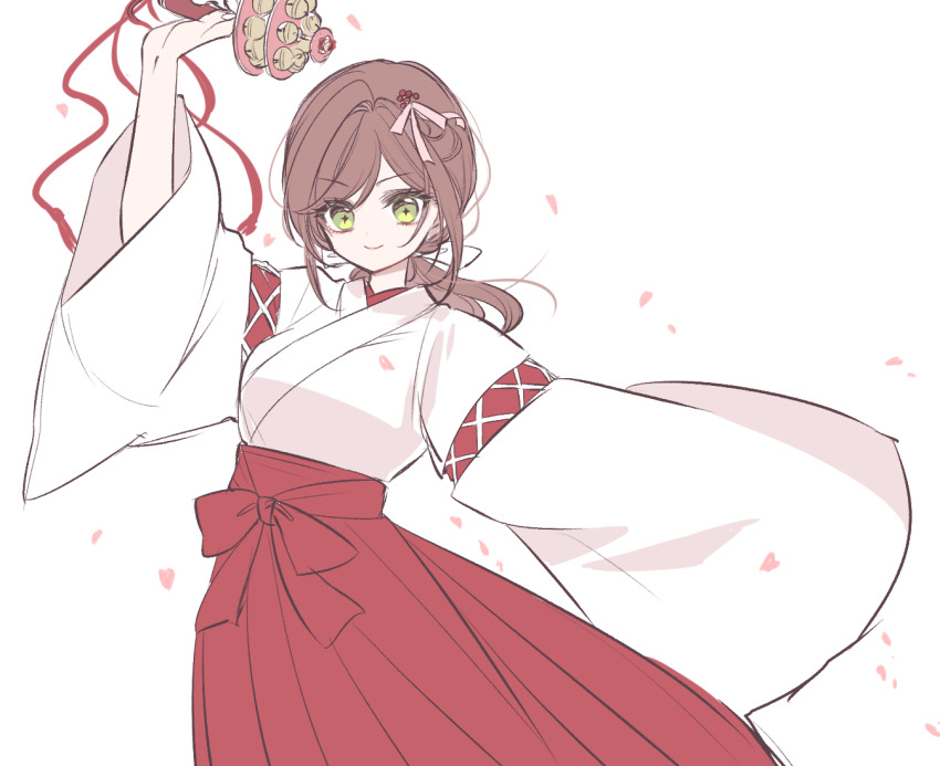 1girl bell brown_hair closed_mouth coto_notte green_eyes hair_ornament hakama holding japanese_clothes jingle_bell kagura_suzu kimono long_hair long_sleeves looking_at_viewer miko petals red_hakama rosa_(tears_of_themis) simple_background smile solo tears_of_themis white_background white_kimono wide_sleeves