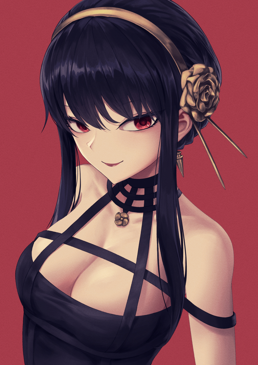 1girl absurdres black_dress black_hair breasts cleavage dress hairband highres large_breasts long_sidelocks looking_at_viewer portrait red_background sidelocks sleeveless sleeveless_dress smile solo spy_x_family umigame_2000 yor_briar