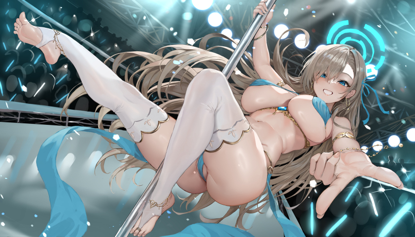 1girl alternate_costume aoi_sakura_(seak5545) armlet asuna_(blue_archive) blonde_hair blue_archive blue_eyes blue_halo blush bracelet breasts bridal_legwear commentary_request crowd dancer earrings feet full_body grin gyaru_v halo highres jewelry large_breasts lightstick long_hair looking_at_viewer navel pole pole_dancing smile solo_focus stirrup_legwear stomach stripper_pole thighhighs thighs toeless_legwear toes v white_thighhighs