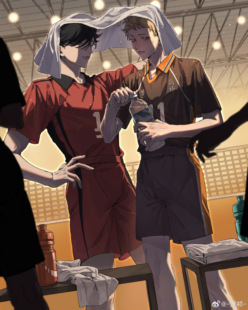 2boys absurdres arm_around_neck bare_legs bench black_hair black_shirt black_shorts bottle ceiling_light collared_shirt cowboy_shot gym haikyuu!! hair_between_eyes hand_on_own_hip highres hinata_shouyou holding holding_bottle hot indoors kageyama_tobio light_particles light_smile lips male_focus messy_hair multiple_boys orange_eyes orange_hair parted_lips red_shirt red_shorts shared_towel shirt short_hair short_sleeves shorts sportswear sweat towel towel_on_head volleyball_net volleyball_uniform water_bottle weibo_watermark xiao_qi_(sakugawa996)