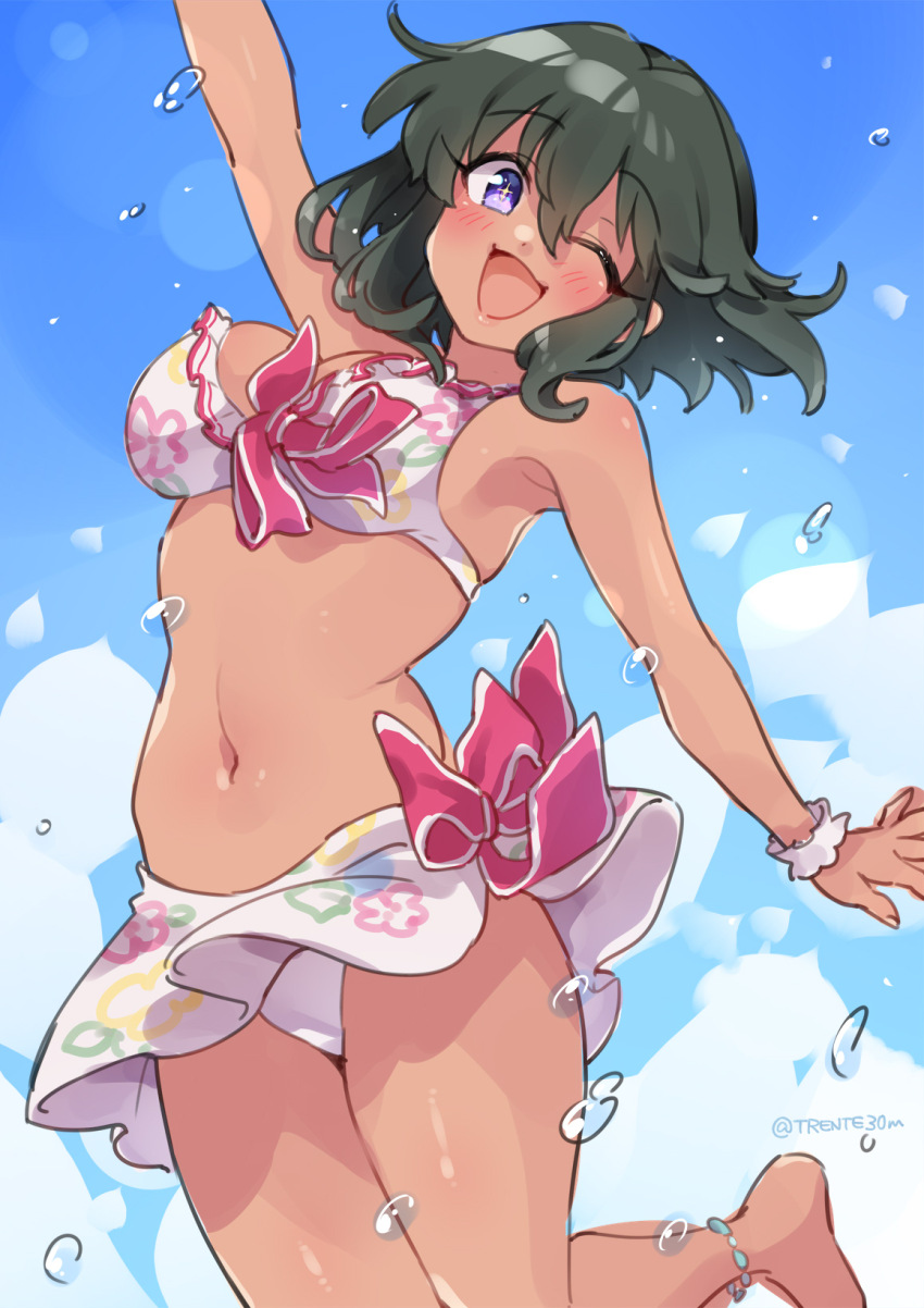 1girl anklet arm_up bare_shoulders bikini bikini_skirt blue_sky blush bow bow_bikini breasts commentary cowboy_shot dark-skinned_female dark_skin day floral_print_bikini green_hair highres idolmaster idolmaster_cinderella_girls idolmaster_cinderella_girls_starlight_stage jewelry large_breasts looking_at_viewer natalia_(idolmaster) navel one_eye_closed open_mouth pink_bow purple_eyes scrunchie short_hair sky smile solo splashing standing standing_on_one_leg swimsuit trente twitter_username white_bikini white_scrunchie wind wind_lift wrist_scrunchie